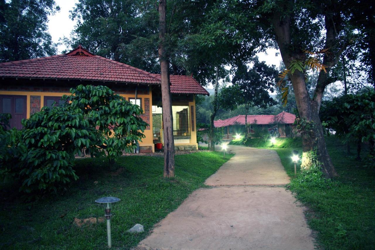 Agraharam Resorts Thirunelly Exteriör bild